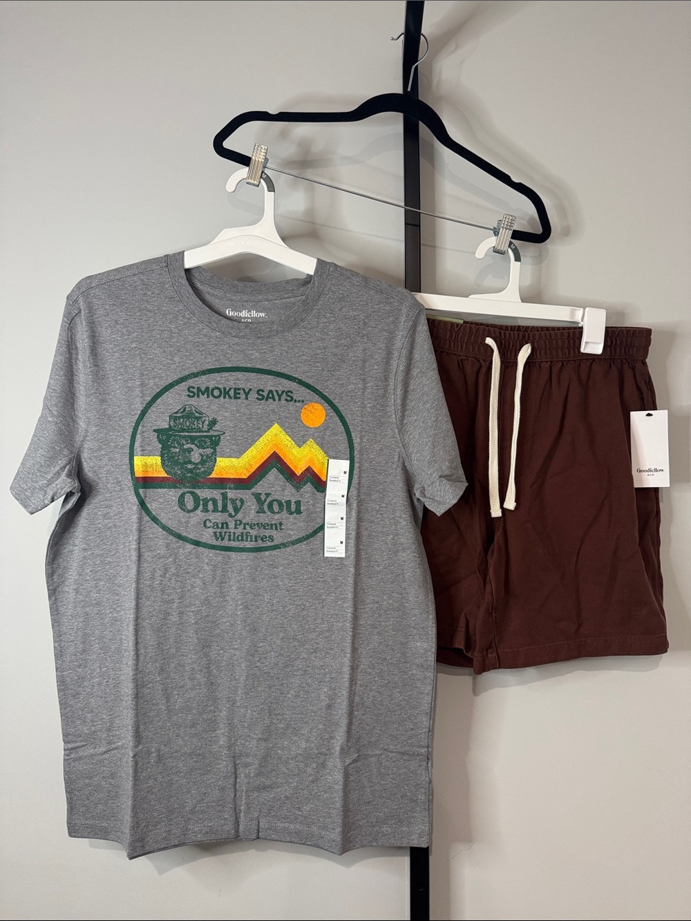 Goodfellow & Co Smokey the Bear Graphic Tee & Brown Shorts Medium M New NWT